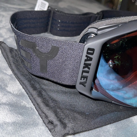 Brand New Oakley ski google orange airbrake MX / blackout with/prizm. - Picture 7 of 9